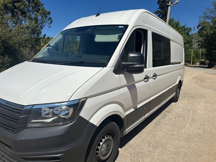 Above Board Pet Travel van, front three-quarter view